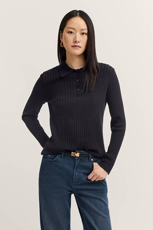 unbekannt unbekannt in schwarz - Ansicht: Model Front