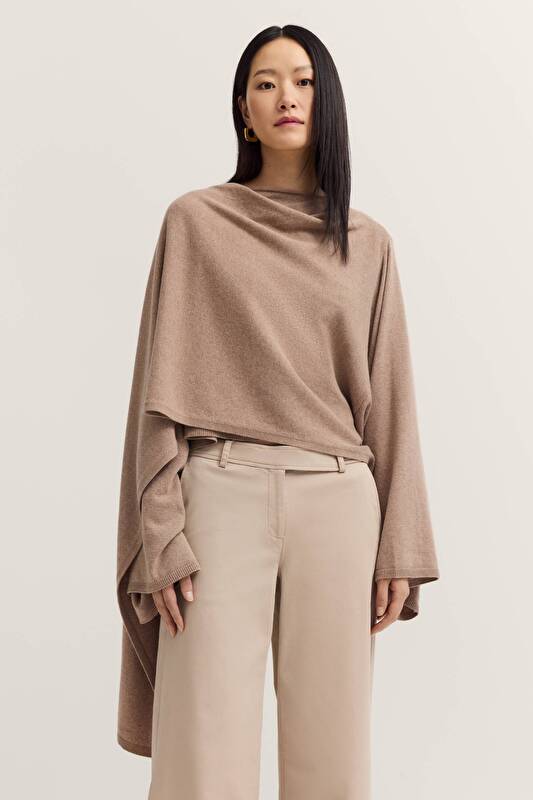 unbekannt unbekannt in beige - Ansicht: Model Front
